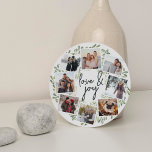 Natürlich fröhliche Wasserfarbenrundfoto Collage Feiertagskarte<br><div class="desc">Versenden Sie Ihren Urlaub in stilvollem Stil an Freunde und Familie mit unseren eleganten Foto-Collage-Karten in einzigartiger Rundform. Ein Kranz mit hellgrün gestrichenen Aquarellfarben umrahmt acht Ihrer beliebtesten quadratischen Fotos, die in einer Collage mit "Liebe & Freude" in der Mitte angeordnet sind. Personalisieren Sie den Rücken mit Ihrem Familiennamen und...</div>