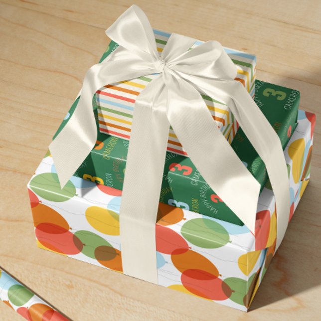 Natürliche Wundergemische Muster Geburtstag Geschenkpapier Set (coordinated custom birthday gift wrap with balloons, stripes and a year in soft natural hues)