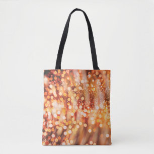 Natürliches Bukett und helle goldene Lichter Tasche