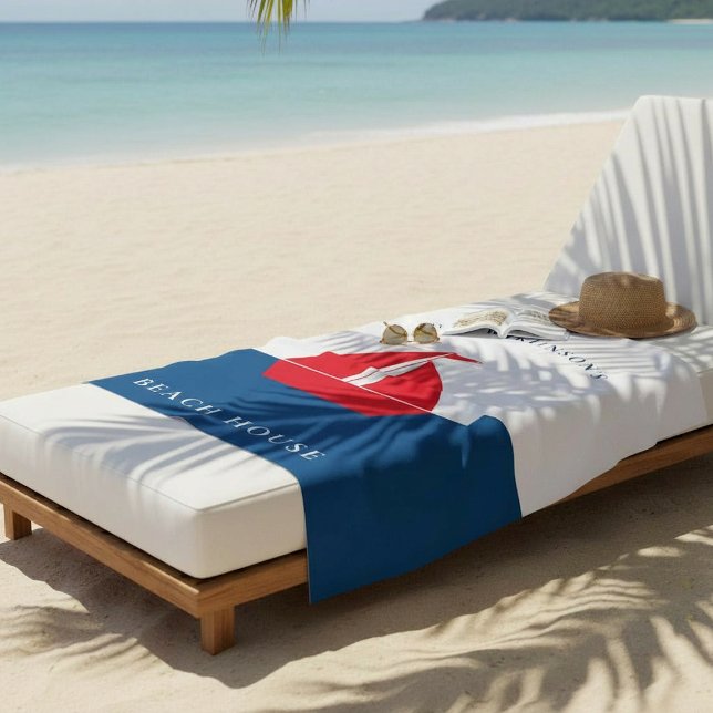 Nautical Red Sailboat Personalized Family Name  Strandtuch (Von Creator hochgeladen)