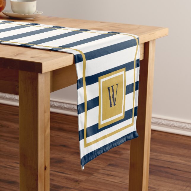 Nautical Stripes Navy Blue Monogram Initial Kurzer Tischläufer (Beispiel)