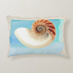 Nautilus Seashell und Sand Dekokissen