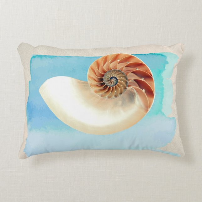 Nautilus Seashell und Sand Dekokissen (Vorderseite)