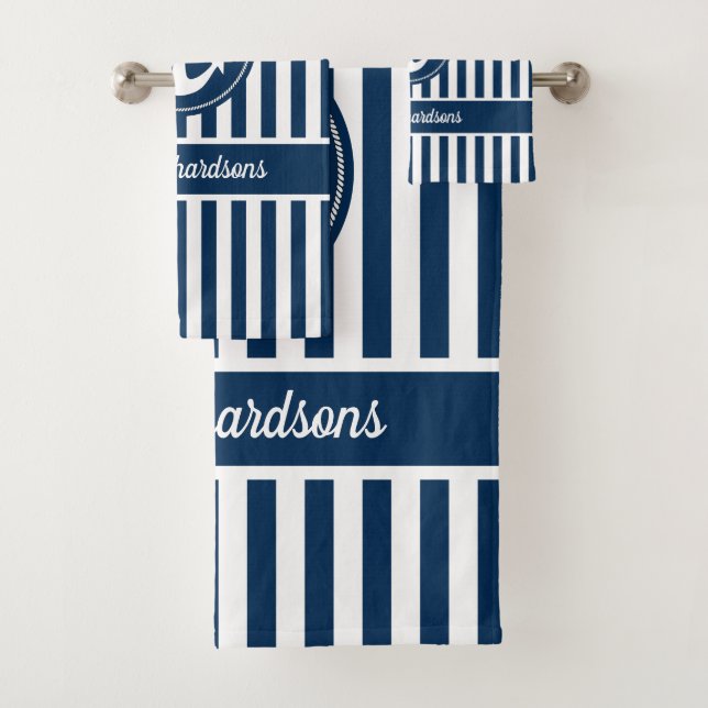 Nautischer Anker mit Seil auf Navy Blue Stripes Badhandtuch Set (Insitu)