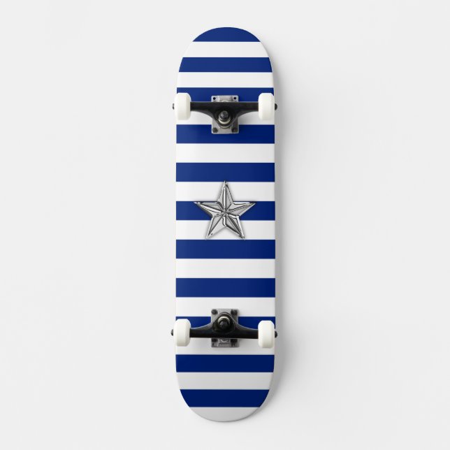 Nautischer Silberstern auf blauen Streifen Skateboard (Vorderseite)