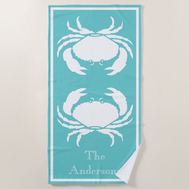 Nautisches Design mit weißer Krabbe auf Aquamarine Strandtuch (Vorderseite)