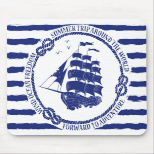 Nautisches Emblem mit Segelschiff Mousepad