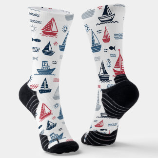 Nautisches Muster mit Segelbooten und Fischen Socken