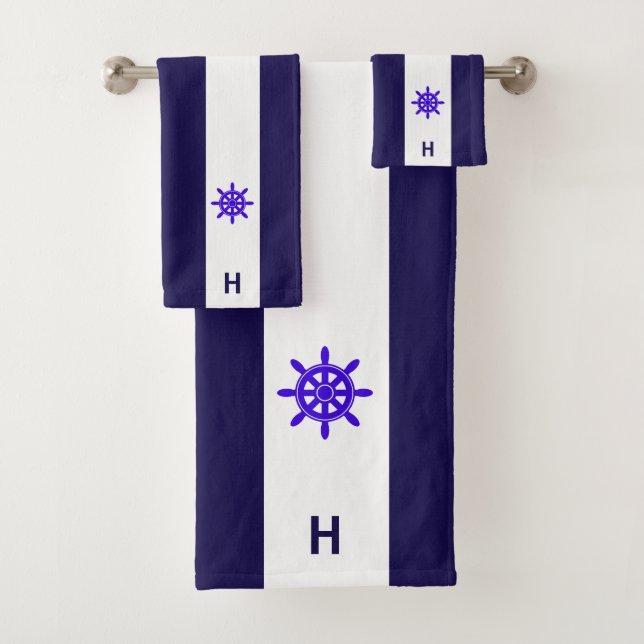 Nautisches Schiffrad und Monogramm auf blau und we Badhandtuch Set (Insitu)