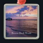 Navarre Beach Magic Hour Lila Sunset Ornament<br><div class="desc">Ornament Souvenir mit einem Foto einer atemberaubenden Weg, den Tag am Strand zu beenden! Ich nahm dieses magische Foto kurz nach Sonnenuntergang in Navarra Beach Florida, Vereinigte Staaten. Suchen Sie weitere Drucke oder Produkte? Fühlen Sie sich frei, um meinen Laden zu besuchen: http://www.zazzle.com/timelessmomentsphtgy Dieses Foto wurde von Jennifer White mit...</div>