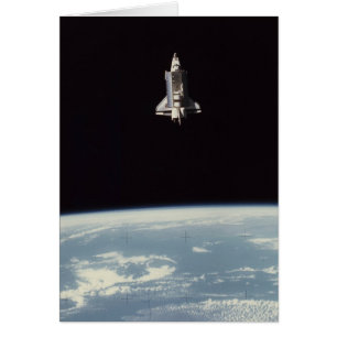 Navette spatiale au-dessus de la terre