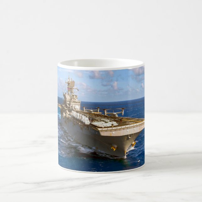 NAVIRE D'ASSAUT AMPHIBIEUX - LHD-8 Mug (Centre)