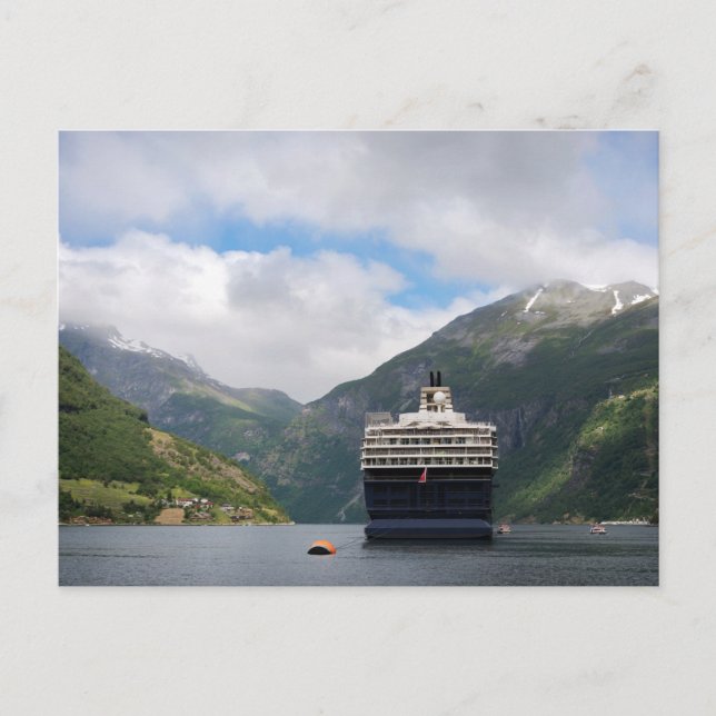 Navire de croisière en Geirangerfjord carte postal (Devant)