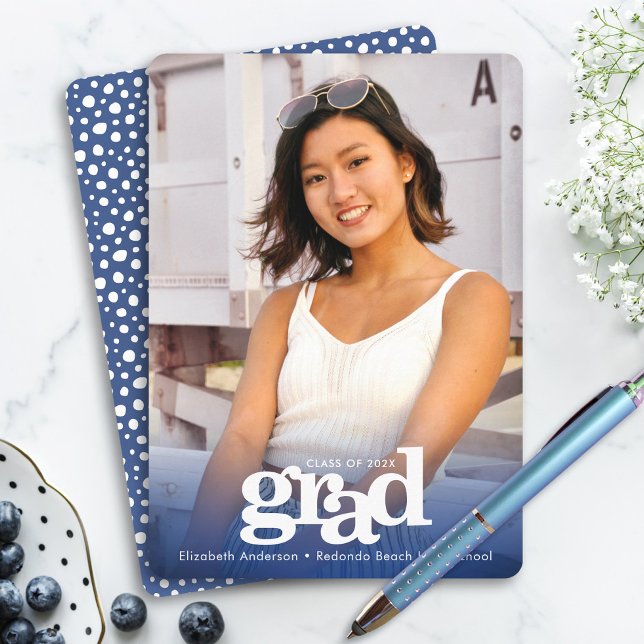 Navy Abschluss Foto fett moderner Typografie Ankündigung (Von Creator hochgeladen)