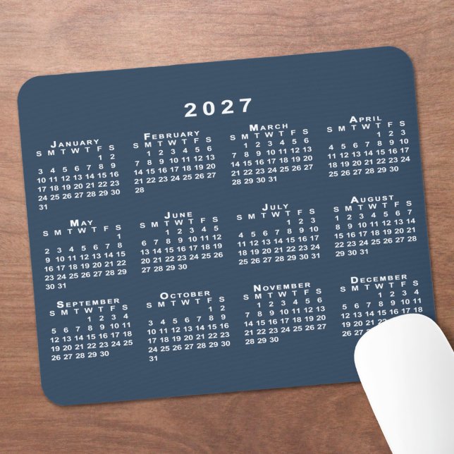 Navy Blau und Weiß 2027 Kalender Mousepad (Navy Blue and White 2027 Calendar Mouse Pad in situ)