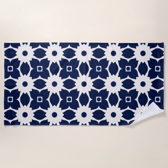Navy Blau und Weiß Geometrische Blüten Strandtuch (Vorderseite)