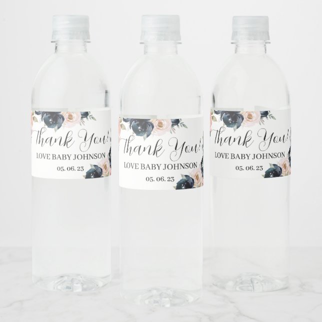 Navy blaue und rot-rosa Flasche mit Wasser. (Flaschen)