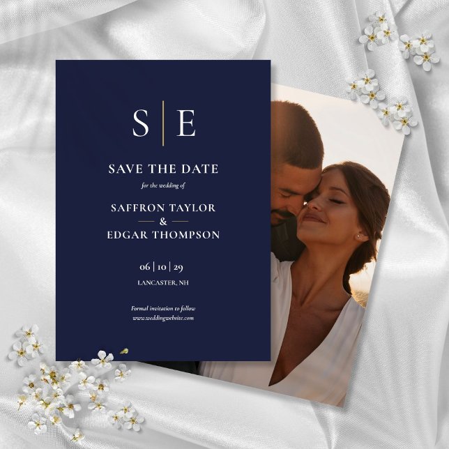Navy Blue and Gold Monogram Foto Wedding Save The Date (Navy Blue And Gold Monogram Photo Wedding Save The Date)