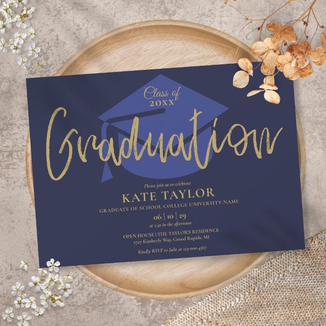 Navy Blue and Gold Script Graduation Party Einladung (Von Creator hochgeladen)