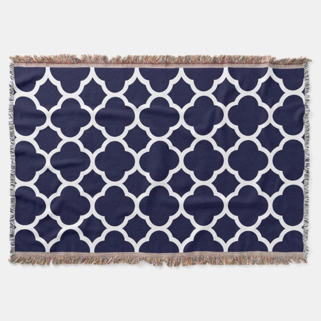 Navy Blue and White Quatrefoil Pattern Decke (Vorderseite)