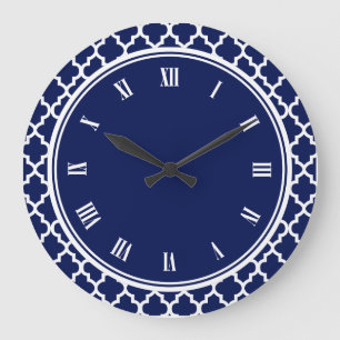 Navy Blue and White Quatrefoil Pattern Große Wanduhr