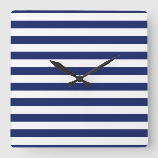 Navy Blue and White Stripe Pattern Quadratische Wanduhr (Vorderseite)
