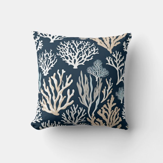 Navy Blue Beige Beachy Coral Reef Nautic Kissen (Vorderseite)