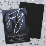 Navy Blue Black 60. Geburtstagsparty Einladung<br><div class="desc">Feiern Sie 60 Jahre im Stil mit diesem modernen Imitat Gold bis Schwarz Gradienten 60. Geburtstag Einladung. Das Design zeichnet sich durch eine große schwarze "60" über die meisten Karten aus, die mit einem handgeschriebenen, weißen "60"-Skript überlagert ist, der für ein kühnes, zeitgemäßes Aussehen sorgt. Die Details des Party liegen...</div>