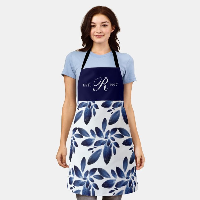 Navy Blue Botanical Foliage Mit Monogramm Schürze (Getragen)
