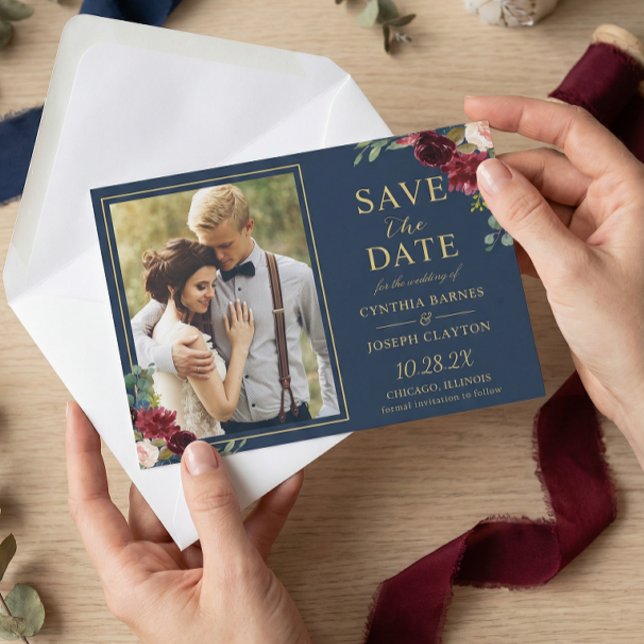 Navy Blue Burgundy Floral Gold Wedding Foto Save The Date (Von Creator hochgeladen)