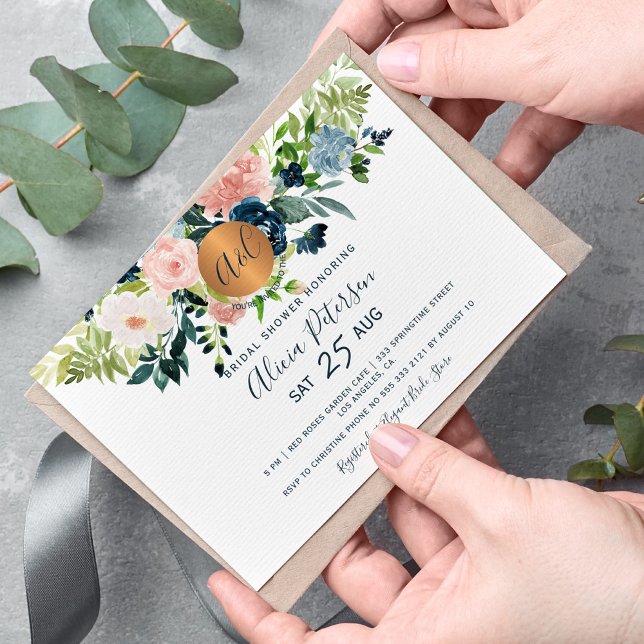 Navy Blue Floral Aquarell Monogram Brautparty Einladung (Von Creator hochgeladen)