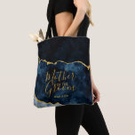 Navy Blue & Gold Foil Agate Mutter des Bräutigams Tasche<br><div class="desc">Navy Blue & Gold Foil Aquarell Marmor Agate Gilded Geode Design,  mit modernen und Script-Schriftart. Trendy und schicke Hochzeitsmutter der Groom Tote Tasche! ~ Karo mein Shop zu sehen,  die gesamte Hochzeitssuite für dieses Design!</div>