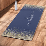 Navy Blue Gold Glitzer Girly Monogram Fitness Yogamatte<br><div class="desc">Gold und Navy Blue Imitats Sparkle Glitzer Monogram Name Workout Fitness Übung Yoga Mat. Das macht den perfekten 16 Geburtstag,  Hochzeit,  Brautparty,  Jubiläum,  Babydusche oder Junggeselinnen-Abschied Geschenk für jemanden,  der Lieben glamourösen Luxus und schicke Stile.</div>