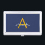 Navy Blue Gold Moderne Script Girl Monogram Name Visitenkarten Dose<br><div class="desc">Navy Blue und Gold Simple Script Monogram Name Business Card Holder. Das macht den perfekten 16 Geburtstag,  Hochzeit,  Brautparty,  Jubiläum,  Babydusche oder Junggeselinnen-Abschied Geschenk für jemanden,  der Lieben glamourösen Luxus und schicke Stile.</div>
