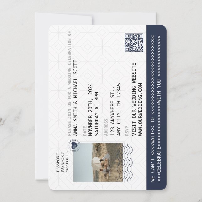 Navy Blue Gold Passport Hochzeit in Urlaubsort QR Einladung (Rückseite)