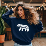 Navy Blue Mama Bear Sweatshirt<br><div class="desc">Maßgeschneiderte bedruckte Bekleidung mit modischer Mama Bear Grafik. Besuchen Sie unser Geschäft für das passende Baby Bären Design. Klicken Sie auf Anpassen,  um das Design mit Ihrem eigenen Text und Bildern zu personalisieren. Wählen Sie aus einer Vielzahl von Shirt-Stilen und -Farben.</div>