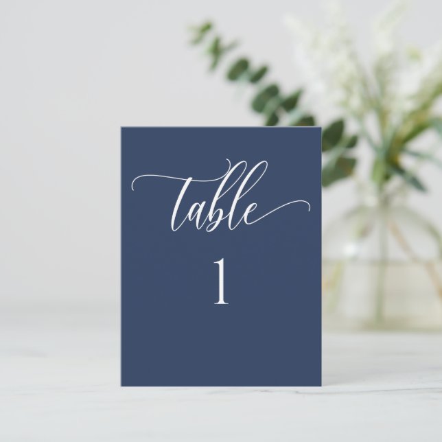 Navy Blue Moderne Minimalistische Tischnummer (Stehend Vorderseite)