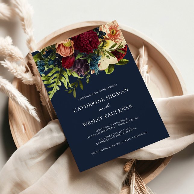 Navy Blue Moody Floral Burgundy Wedding Einladung (Von Creator hochgeladen)