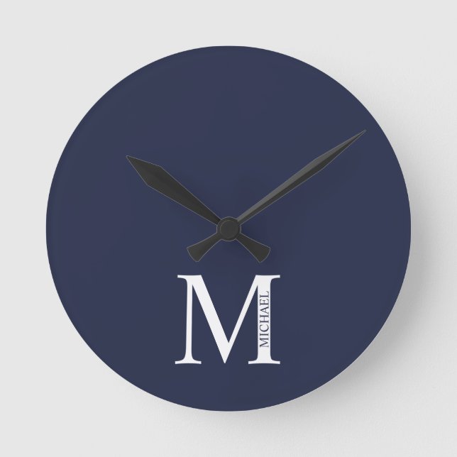 Navy Blue Personalized Monogram and Name Runde Wanduhr (Vorderseite)