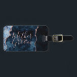 Navy Blue & Rose Gold Agate Mutter des Bräutigams Gepäckanhänger<br><div class="desc">Navy Blue & Rose Gold Foil Watercolor Marmor Agate Gilded Geode Design,  mit modernen und Script-Schriftart. Trendy und schicke Hochzeitsmutter des Gepäckanhängers Groom! ~ Karo mein Shop zu sehen,  die gesamte Hochzeitssuite für dieses Design!</div>