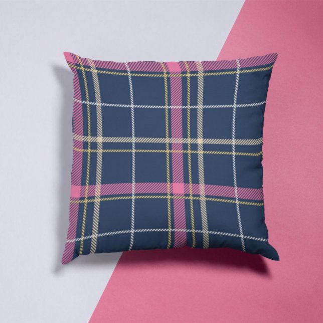Navy Blue Scottish Tartan Kariert Pink White Strip Kissen (Von Creator hochgeladen)
