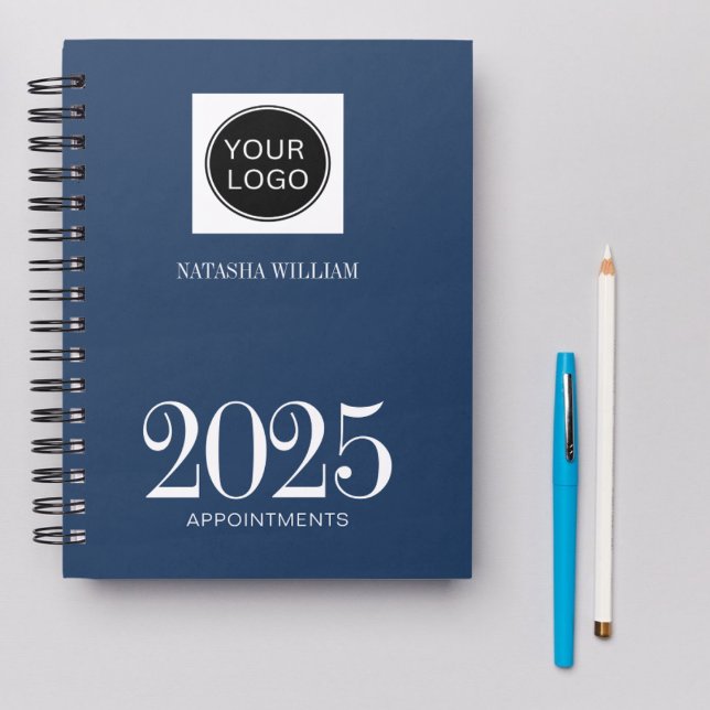 Navy Blue Simple Company Logo 2025 Planer (Von Creator hochgeladen)