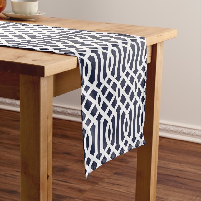 Navy Blue Trellis Kurzer Tischläufer (Beispiel)