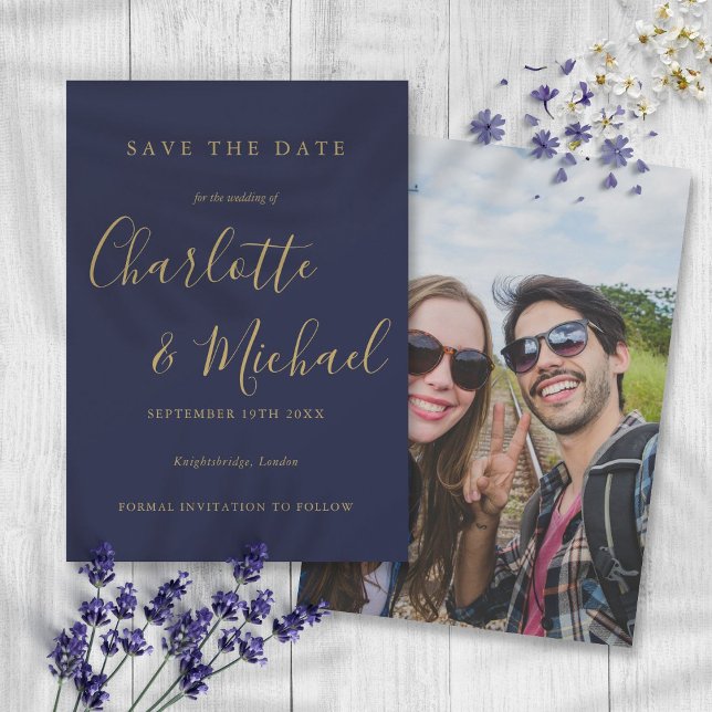 Navy Blue und Gold-elegante Signature-Script-Foto Save The Date (Navy Blue And Gold Elegant Signature Script Photo Save The Date)