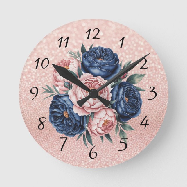 Navy Blue und Rose Gold Floral Runde Wanduhr (Vorderseite)