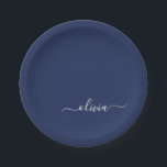 Navy Blue und White Modern Monogram Pappteller<br><div class="desc">Unsere Navy Blue and White Modern Monogram Collection: Erhöhen Sie Ihre Wohngestaltung mit unserer ausgeklügelten Kollektion, die ein zeitgenössisches Marineblau-Farbschema bietet. Jedes Stück ist sorgfältig gefertigt, um Eleganz und Stil zu entfesseln, um jedem Zimmer eine Touch modernen Flairs hinzuzufügen. Egal ob Sie mit Monogramm Kissen, personalisierte Wandkunst oder elegantes Küchenzubehör...</div>