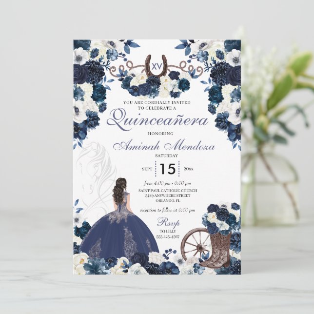 Navy Blue Western Charra Floral Boots Quinceañera Einladung (Stehend Vorderseite)