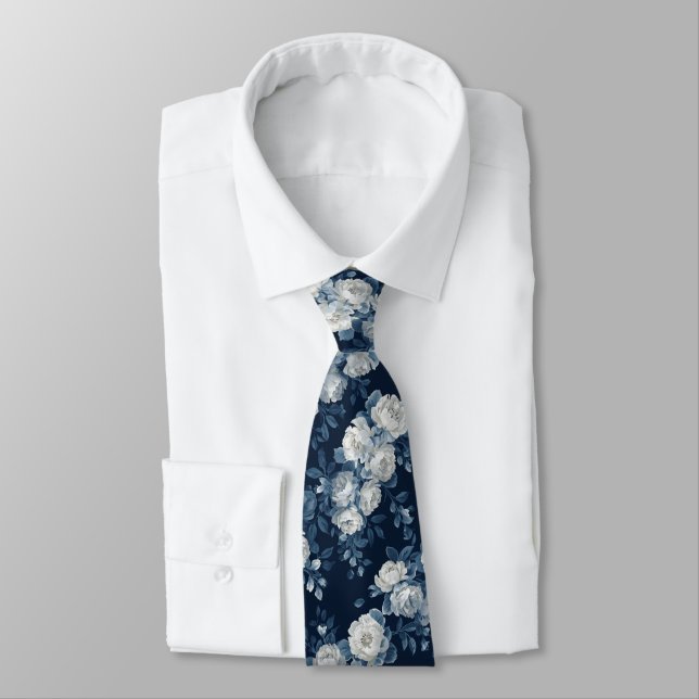 Navy Blue White Cascading Peonies Wedding  Krawatte (Gebunden)