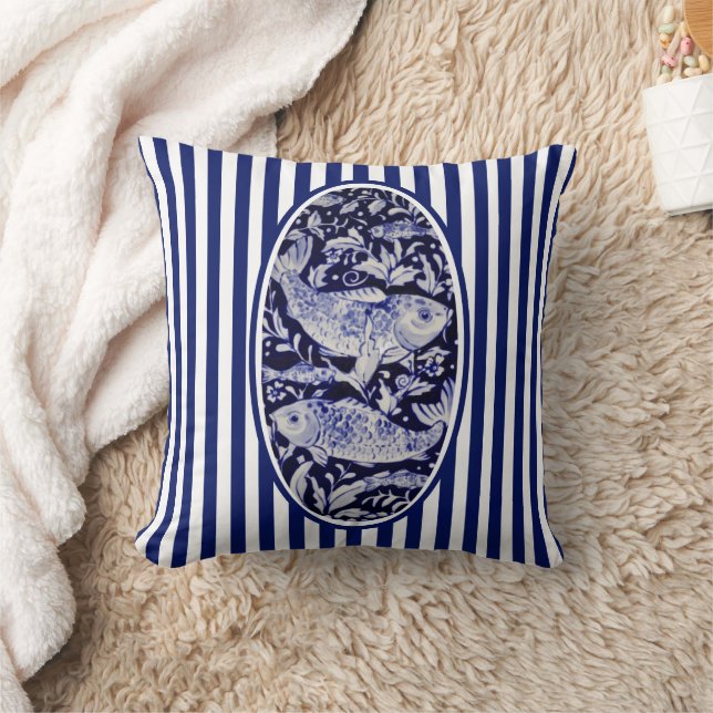 Navy Blue & White Chinoiserie Koi Fischteich Strei Kissen (Decke)
