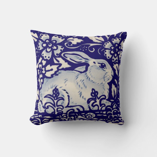 Navy Blue White Restrabit Hare Chinoiserie Kissen (Vorderseite)